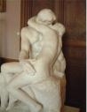 Auguste Rodin 'De Kus'.          Mark Rietmeijer: beeldhouwer, steenhouwer en filosoof. Kunstgeschiedenis: de Eerste helft (1890-1950) Beeldhouwen, steenhouwen, beeldende kunst, moderne kunst. Filosofie, Kunstgeschiedenis